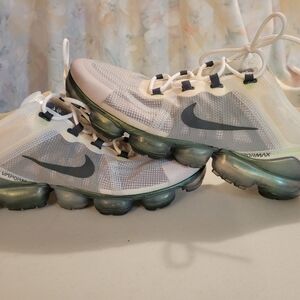 Nike VaporMax Shoes - White and Gray